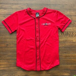 Air Jordan Red Button-Up Jersey Like New Size Medium 10/12